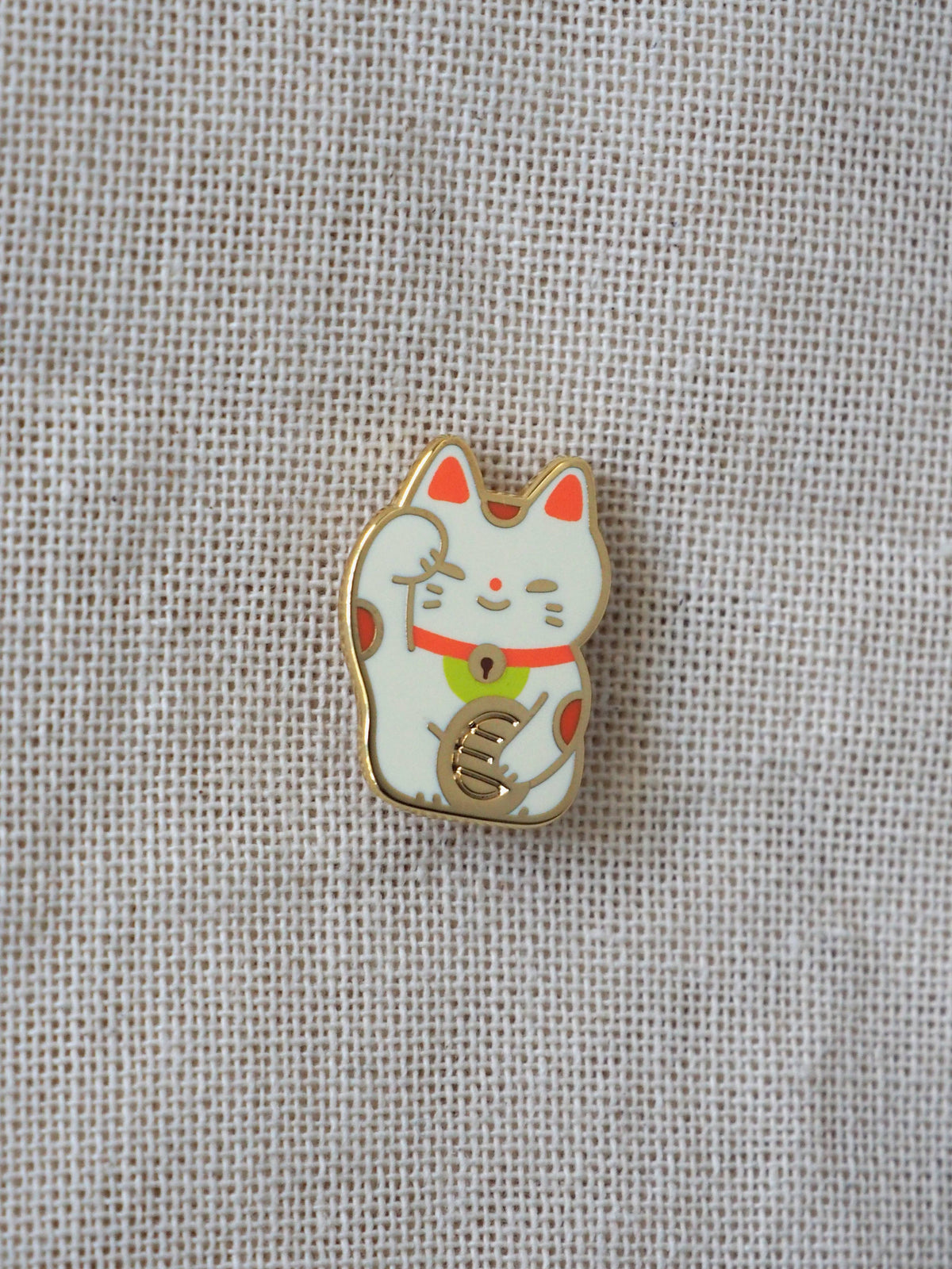 Natamori Lucky Cat Pin