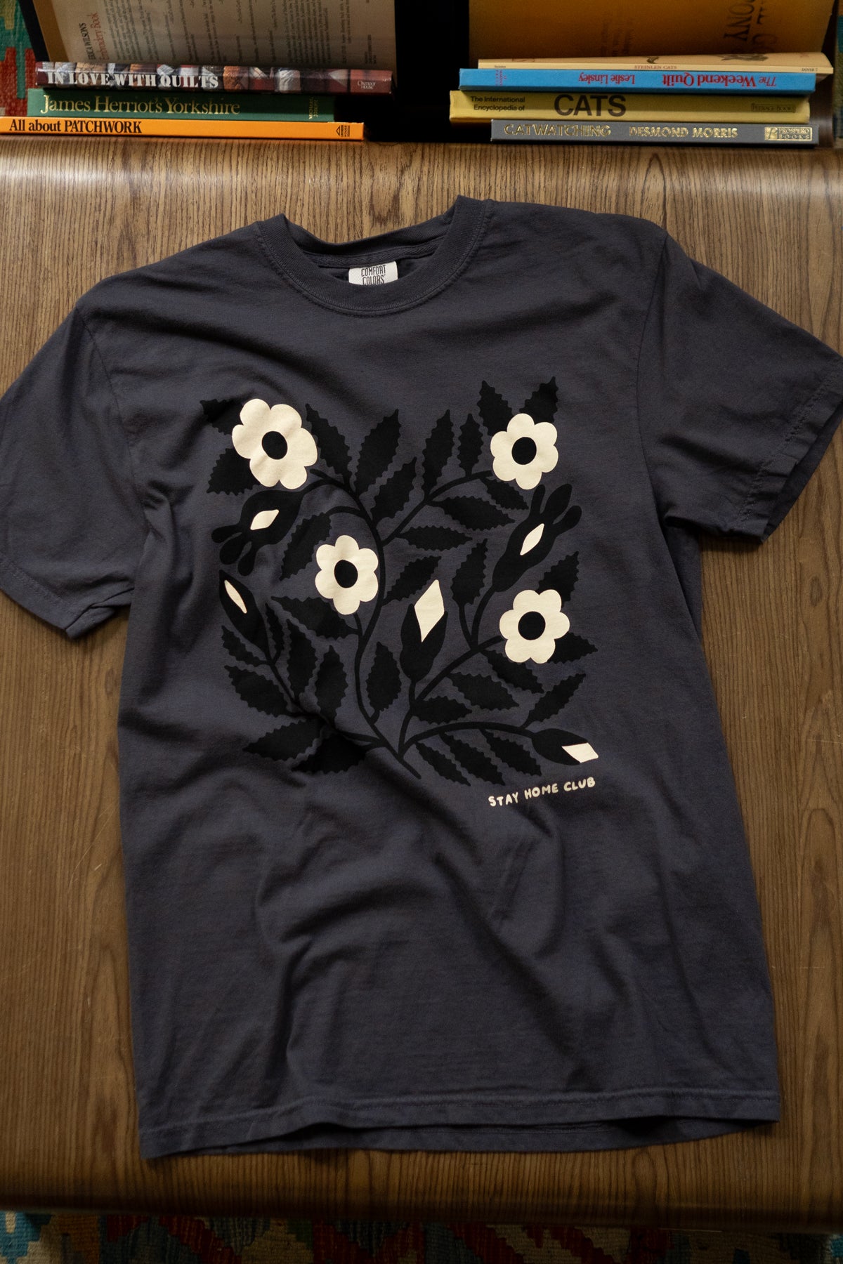 T-Shirt 'Blooms 1858' | Graphite