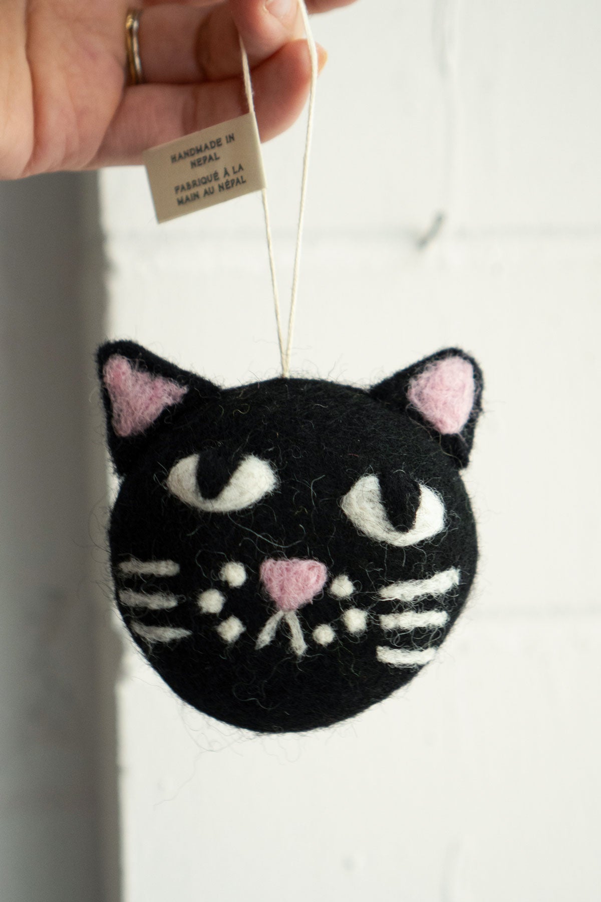 Ornement en Laine Feutrée 'Cat Head'