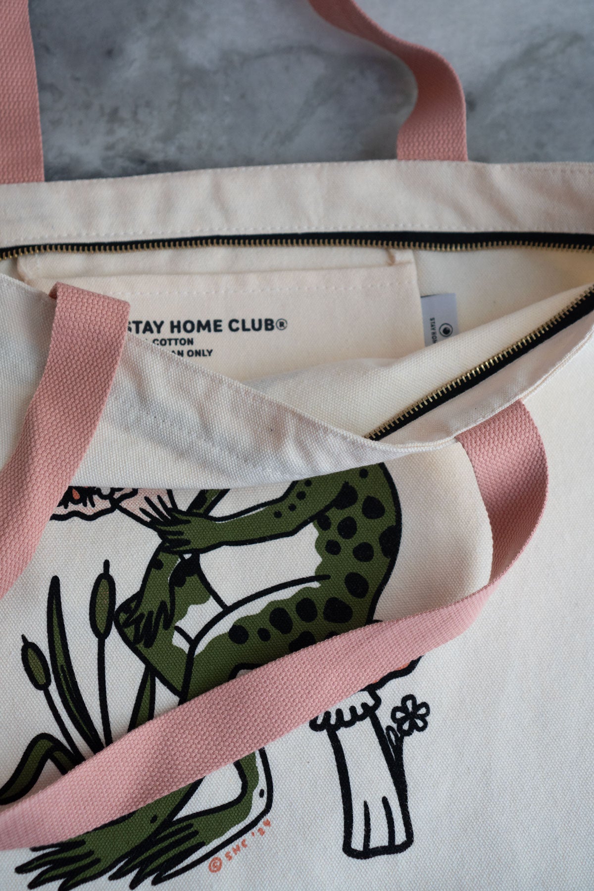 Hey Gorgeous Big Zip Tote