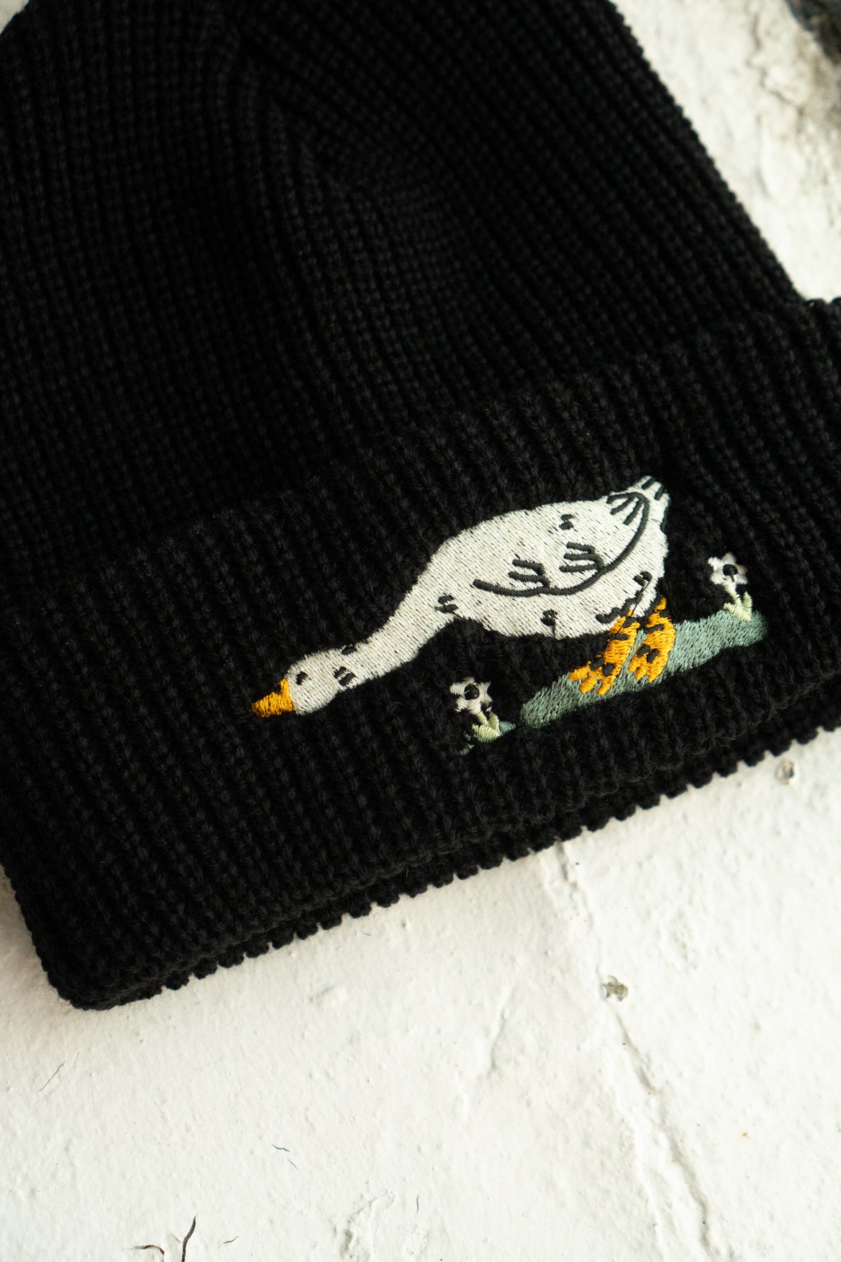Reaching Shaker Stitch Beanie | Coal