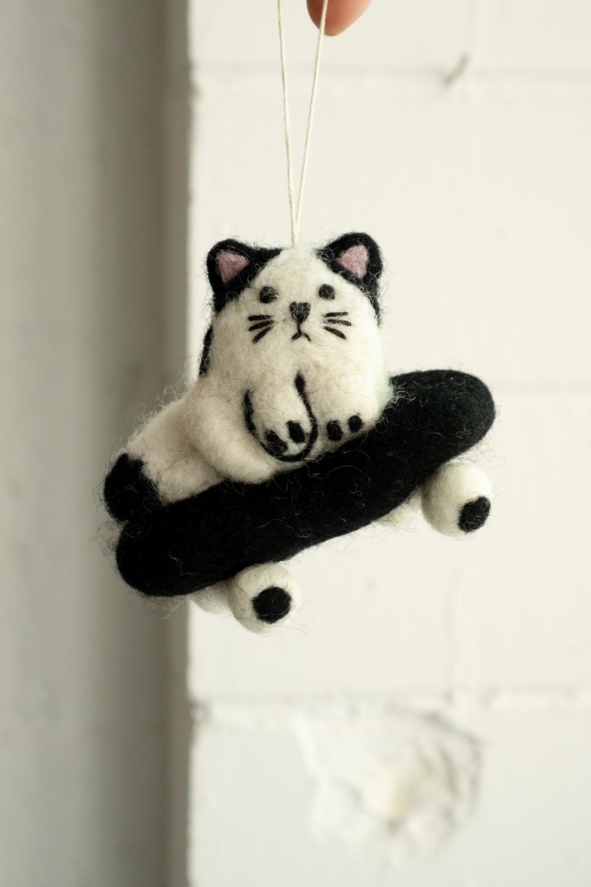 Ornement en Laine Feutrée 'Sk8 Cat'
